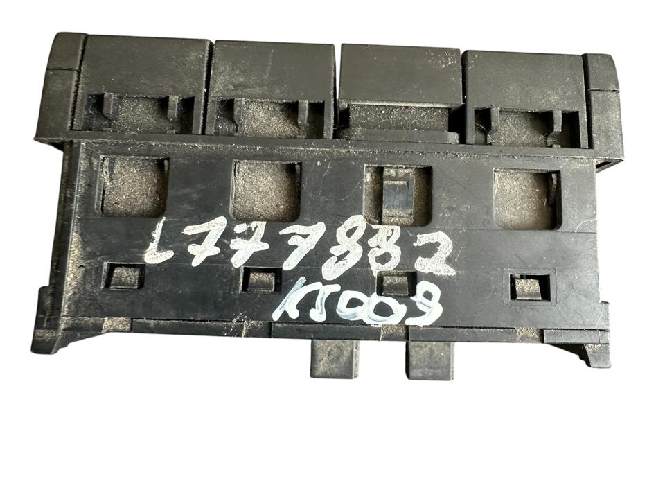Interior control switches A9605400046 Mercedes-Benz Trucks ACTROS MP4 / MP5 2018
