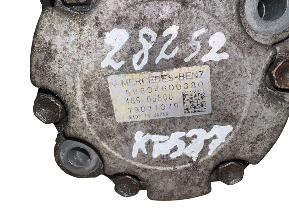 Hydraulic steering pump A9604600380 Mercedes-Benz Trucks ACTROS MP4 / MP5 2018