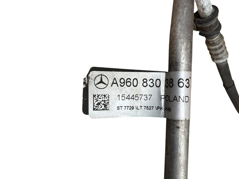 Air conditioner hose A9608303863 Mercedes-Benz Trucks ACTROS MP4 / MP5 2018