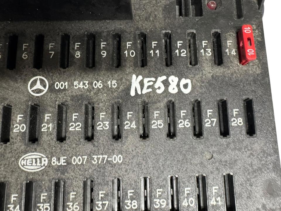 Блок предохранителей A0015430615 Mercedes-Benz Trucks ACTROS MP2 / MP3 2002