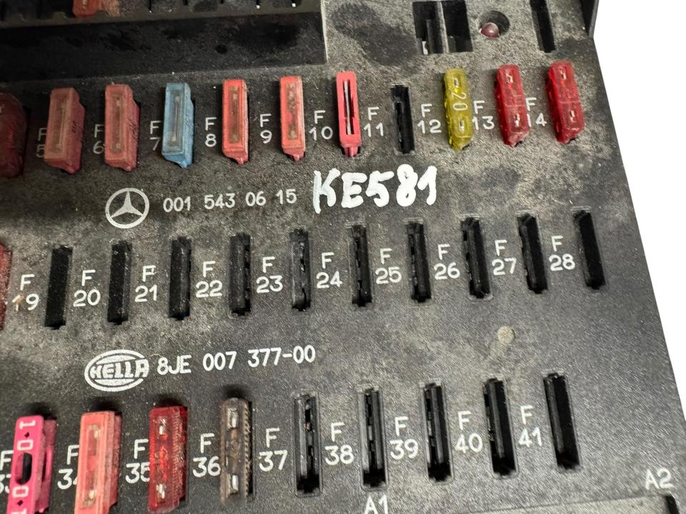 Saugiklių blokas A0015430615 Mercedes-Benz Trucks ACTROS MP2 / MP3 2002