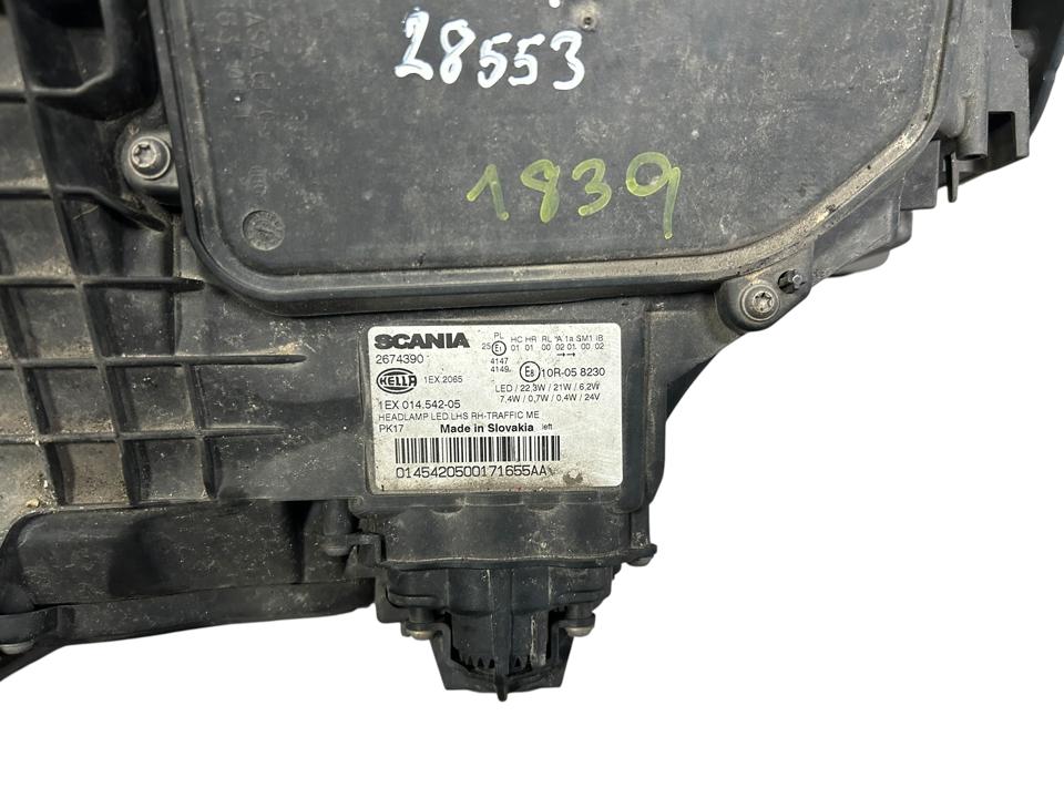 Основная фара 2674390 Scania R II 2024 спереди слева