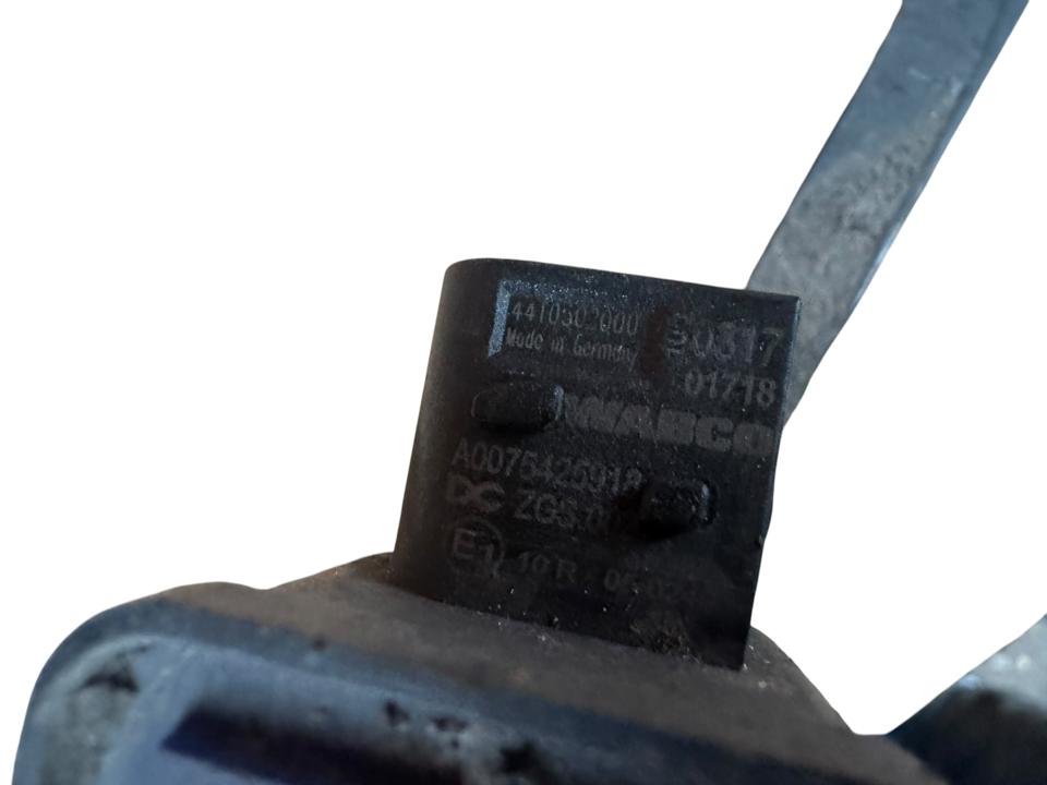 Sensor A0075425918 Mercedes-Benz Trucks ACTROS MP4 / MP5 2017