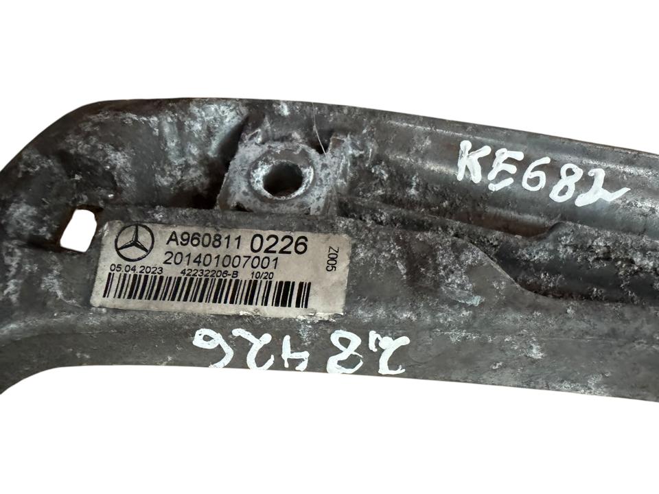 Кронштейн камеры заднего вида A9608110226 Mercedes-Benz Trucks ACTROS MP4 / MP5 2023