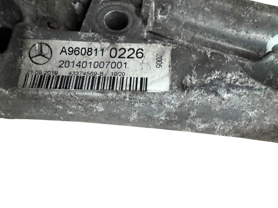 Кронштейн камеры заднего вида A9608110226 Mercedes-Benz Trucks ACTROS MP4 / MP5 2023