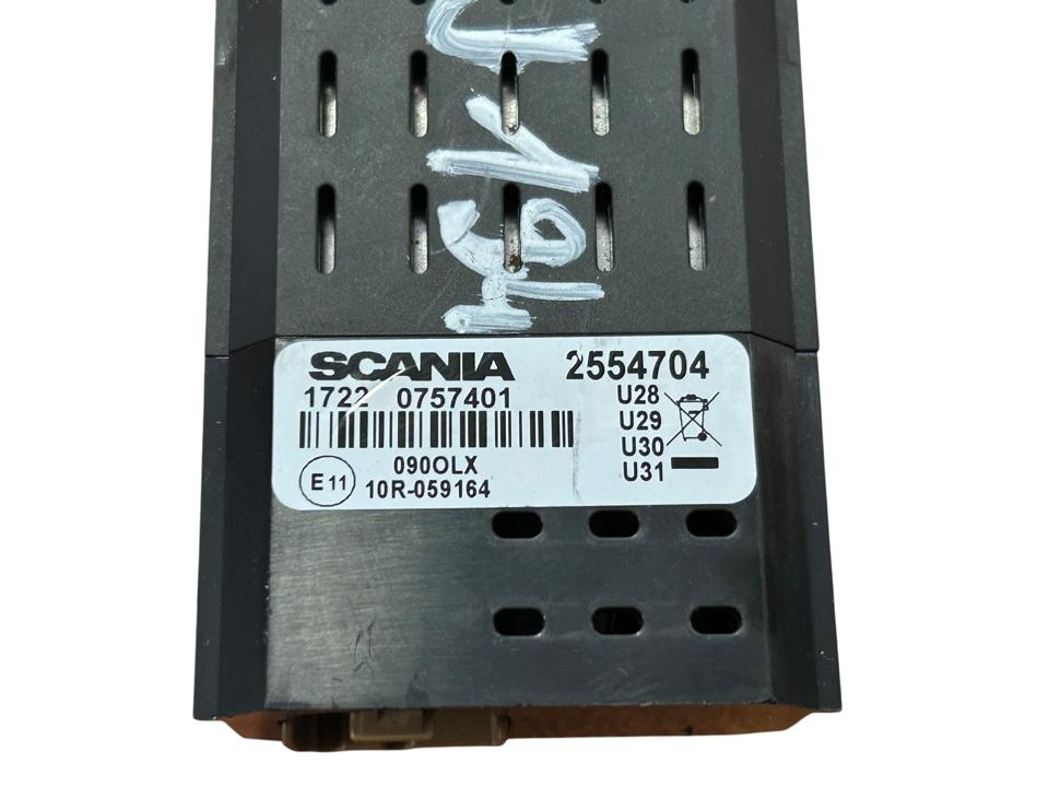 Krovimo lizdas salone 2554704 USB Scania R II 2017