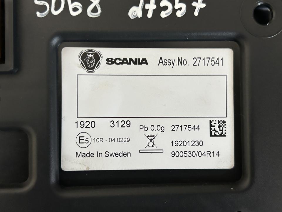 Instrument cluster 2717541 UK Scania R II 2019