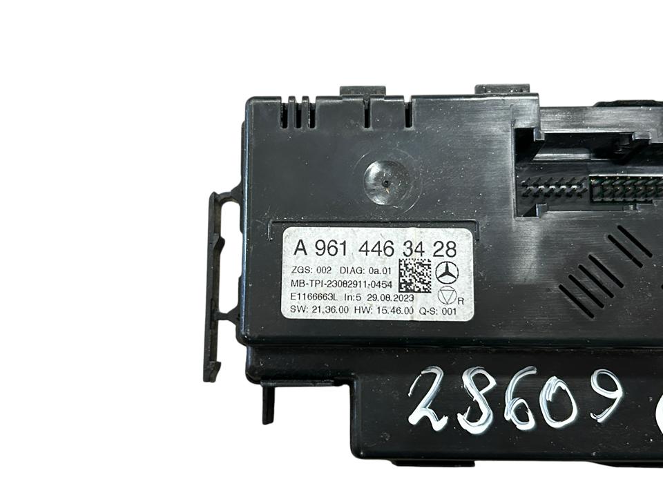 Блок управления A9614463428 Mercedes-Benz Trucks ACTROS MP4 / MP5 2023