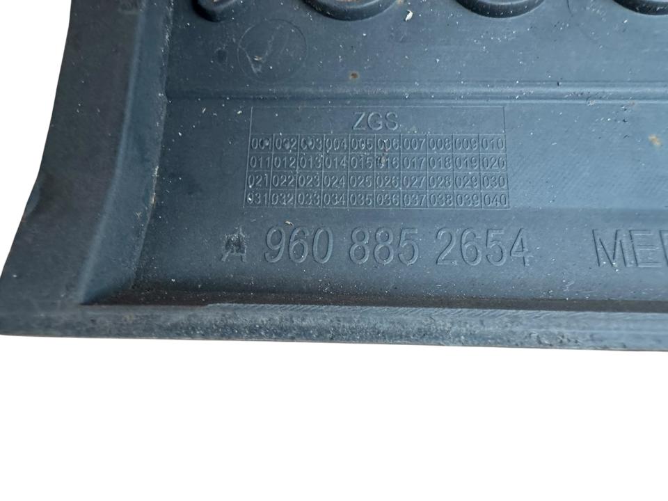 Plastikinė apdaila A9608852654 Mercedes-Benz Trucks ACTROS MP4 / MP5 2018