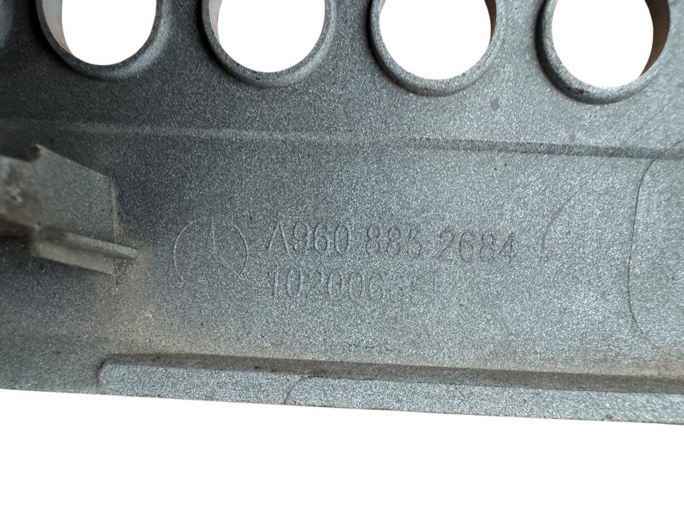 Пластиковая отделка A9608852684 Mercedes-Benz Trucks ACTROS MP4 / MP5 2018