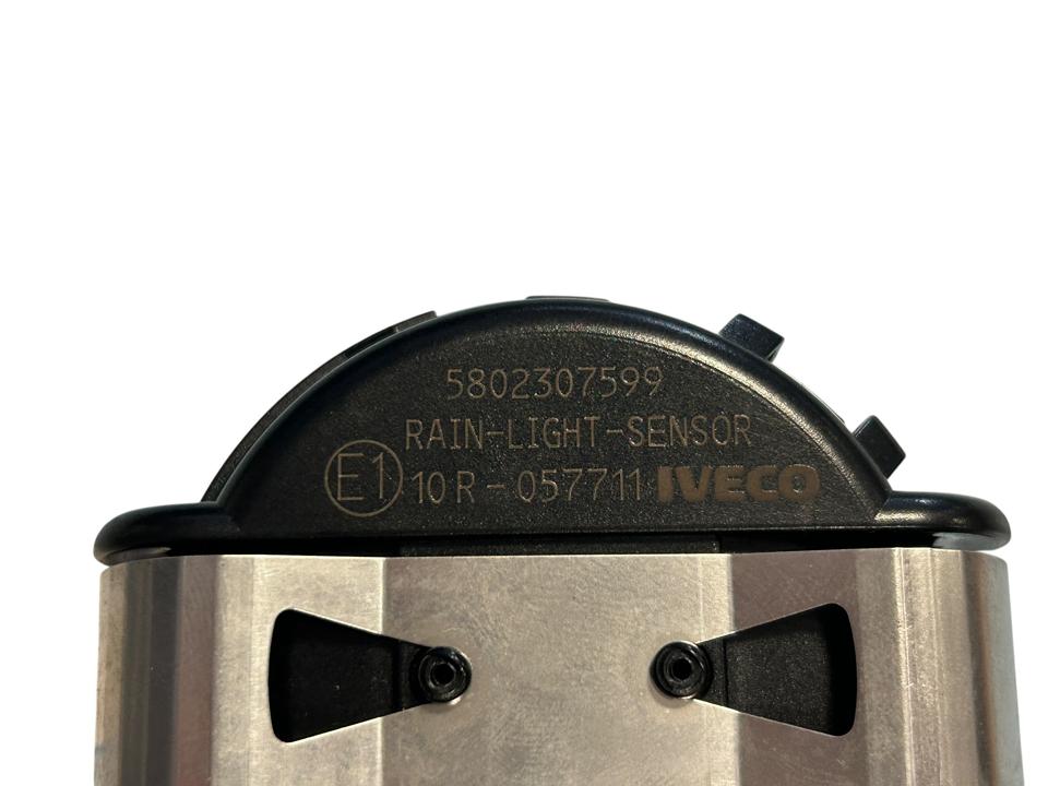Rain sensor 5802307599 Iveco Trucks S-WAY 2021