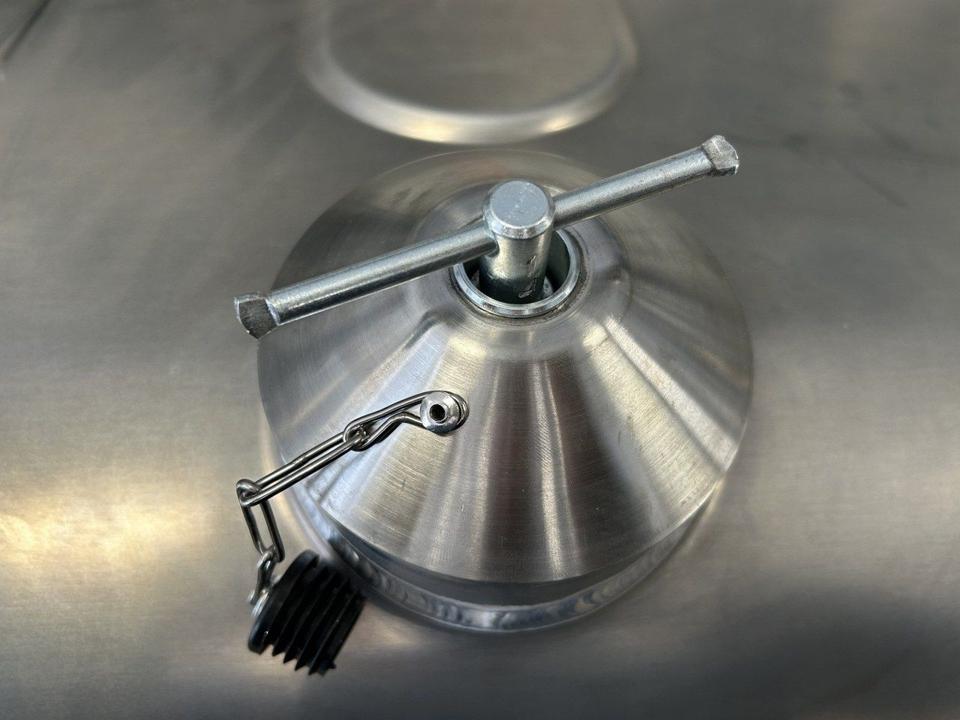 NEW Scania fuel tank cap with lock 80mm