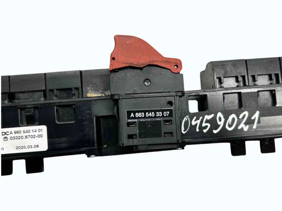 Jungikliai kabinoje A9605401401 Mercedes-Benz Trucks ACTROS MP4 / MP5 2020