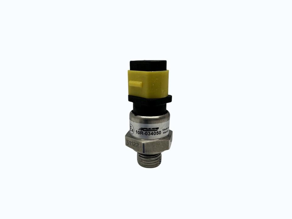 NEW Mercedes Benz fuel pressure sensor