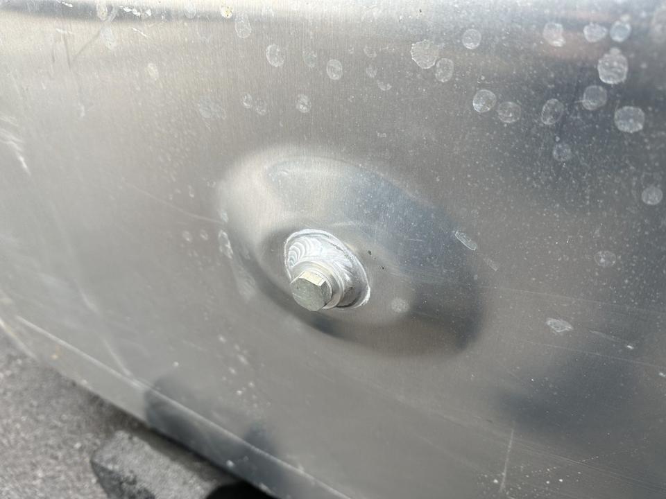 NEW Mercedes Benz fuel tank 990L 700x700x2250