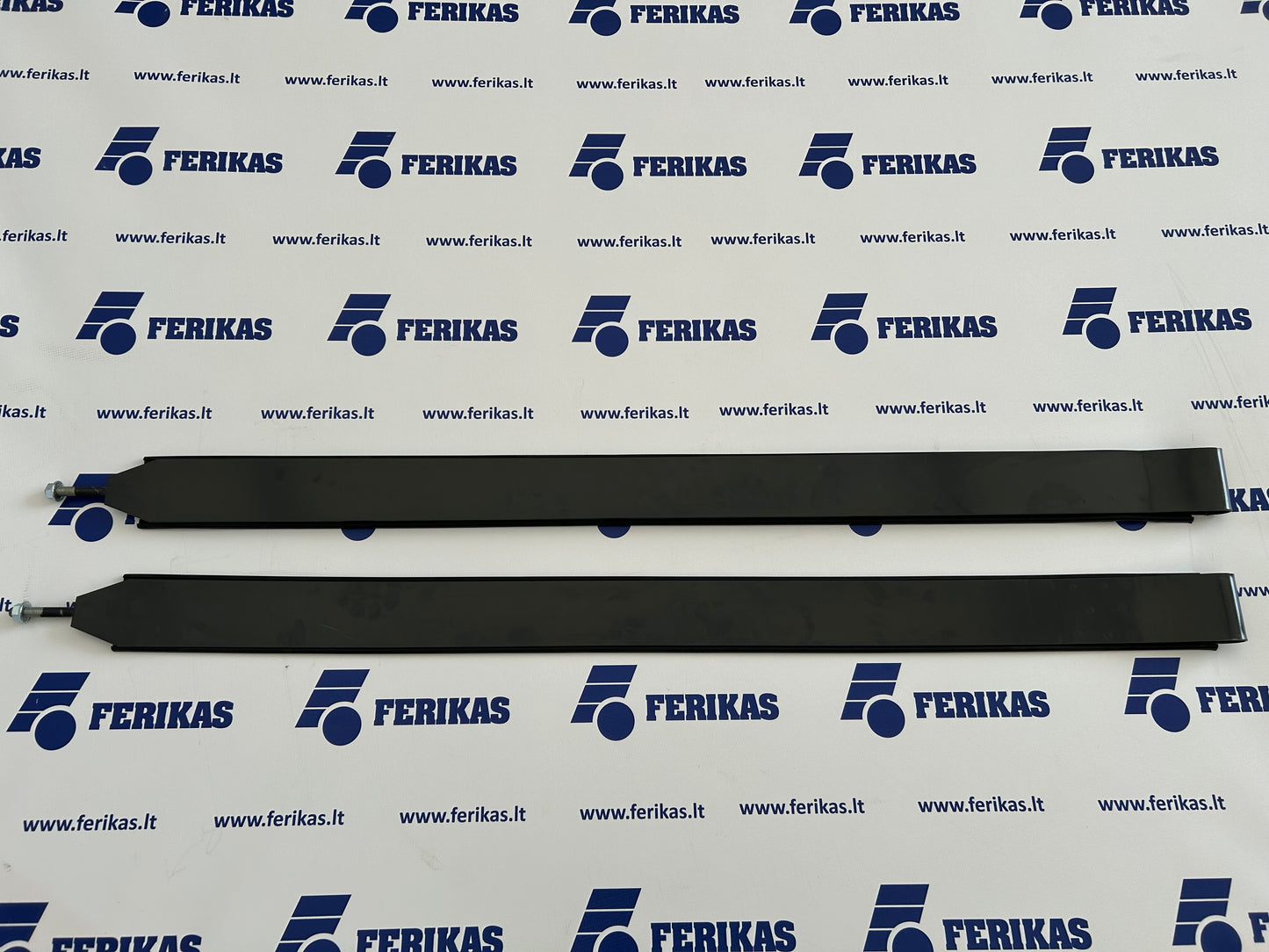 Mercedes Benz bako laikiklio juosta 700x700