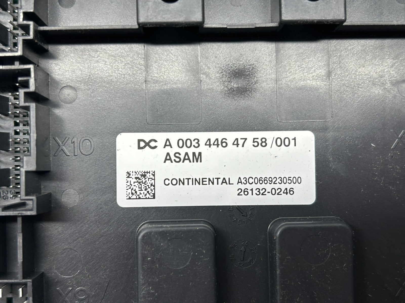 NEW Mercedes Benz Actros MP5 ASAM fuse box 4