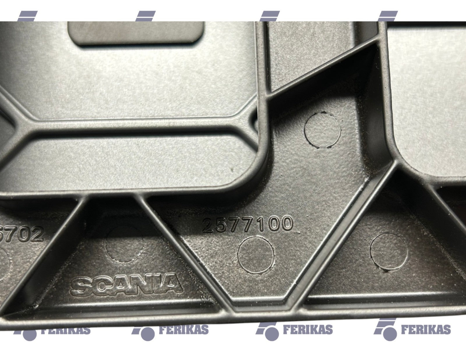 Scania table, mounted on the cockpit 2