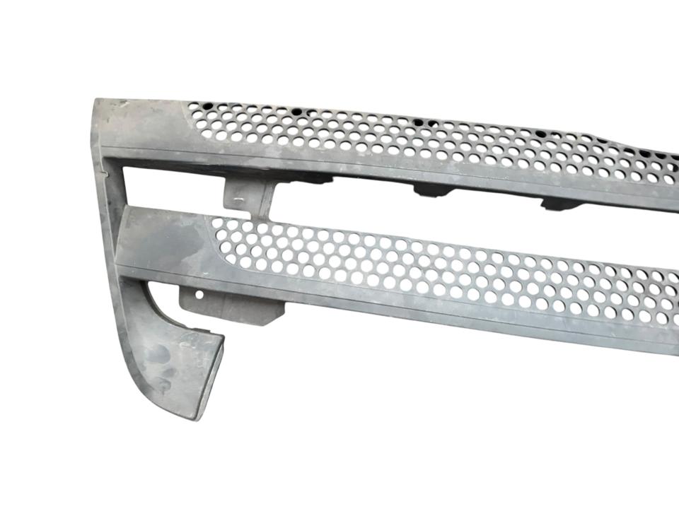 Lower grill A9618850053 Mercedes-Benz Trucks ACTROS MP4 / MP5 2018