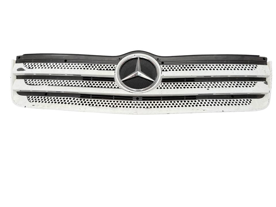 Решетка капота A9678800285 Mercedes-Benz Trucks ATEGO 3 2015