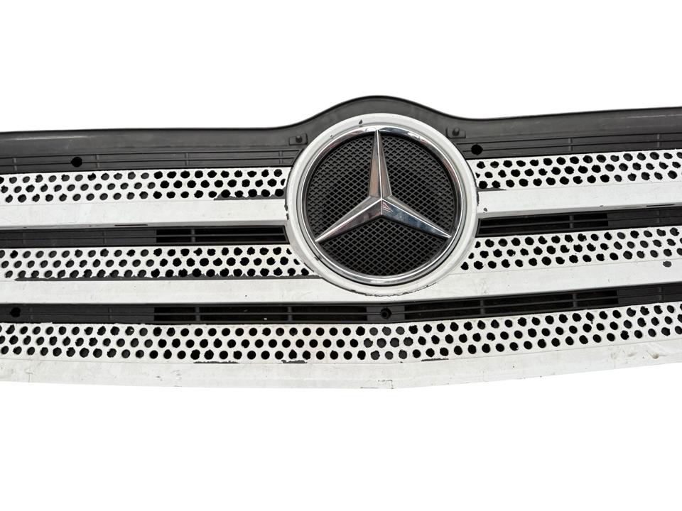 Решетка капота A9678800285 Mercedes-Benz Trucks ATEGO 3 2015