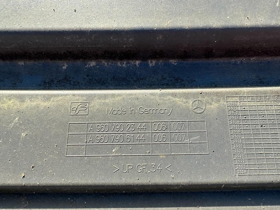 Cab roof spoiler A9607902344 Mercedes-Benz Trucks ACTROS MP4 / MP5 2018