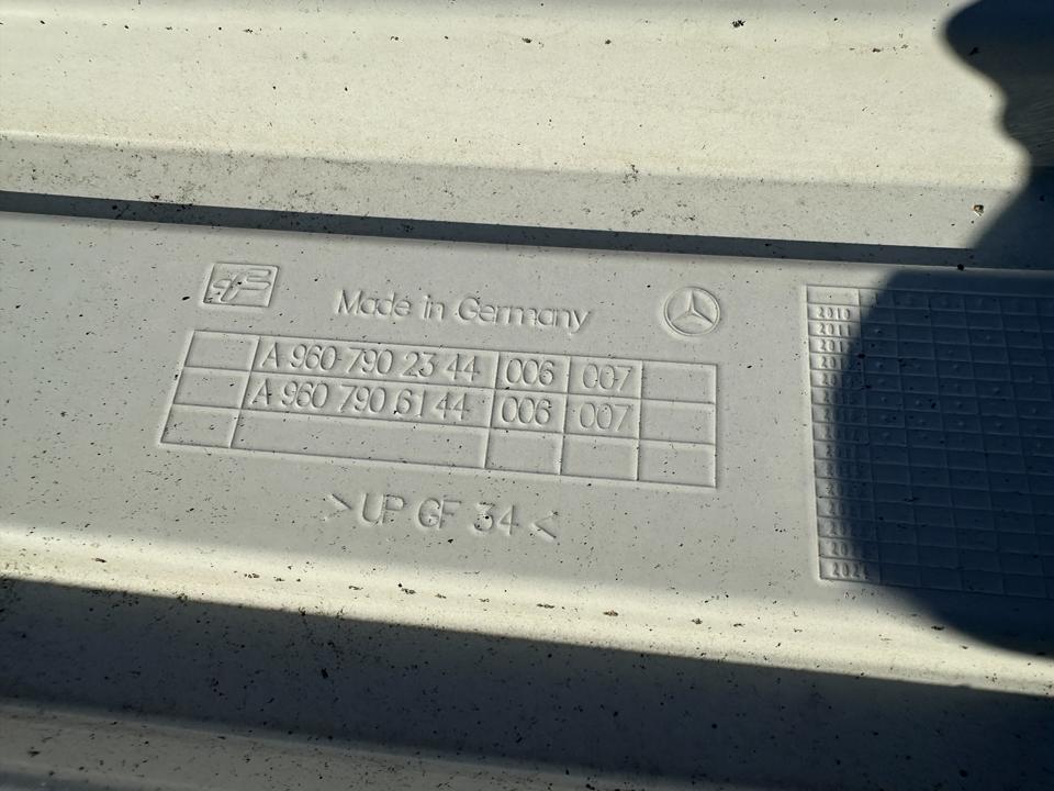 Kabinos viršutinis spoileris A9607902344 Mercedes-Benz Trucks ACTROS MP4 / MP5 2018