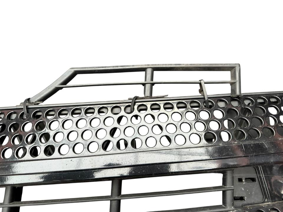 Grille inférieure A9618850253 Mercedes-Benz Trucks ACTROS MP4 / MP5 2018
