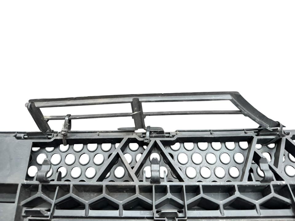 Grille inférieure A9618850253 Mercedes-Benz Trucks ACTROS MP4 / MP5 2018
