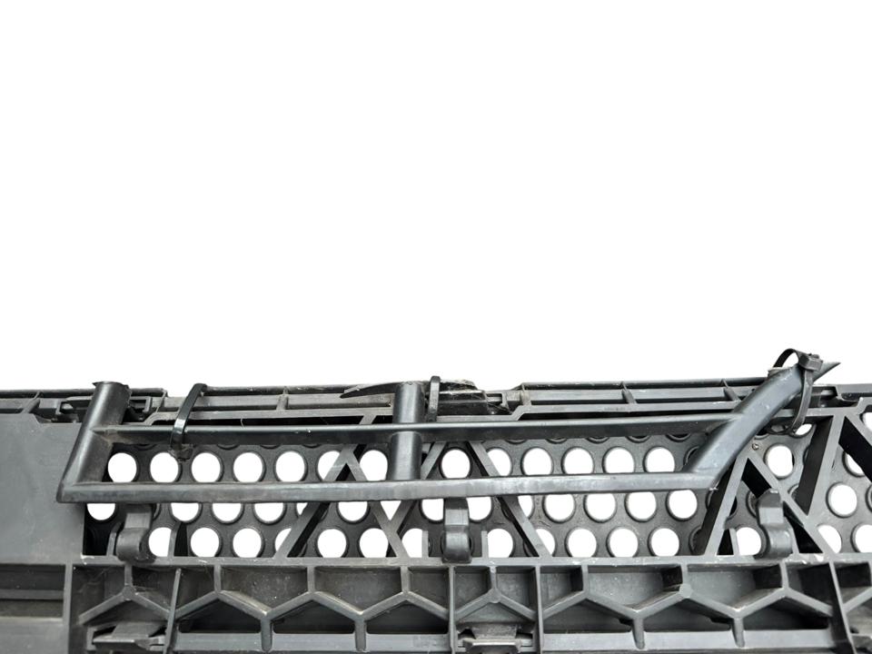 Grille inférieure A9618850253 Mercedes-Benz Trucks ACTROS MP4 / MP5 2018