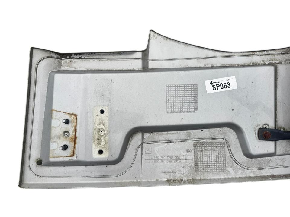 Kabinos kampinis spoileris A9607902265 Mercedes-Benz Trucks ACTROS MP4 / MP5 2018