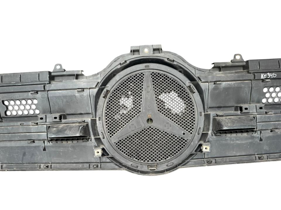 Kapoto grotelės A9607500618 Mercedes-Benz Trucks ACTROS MP4 / MP5 2018