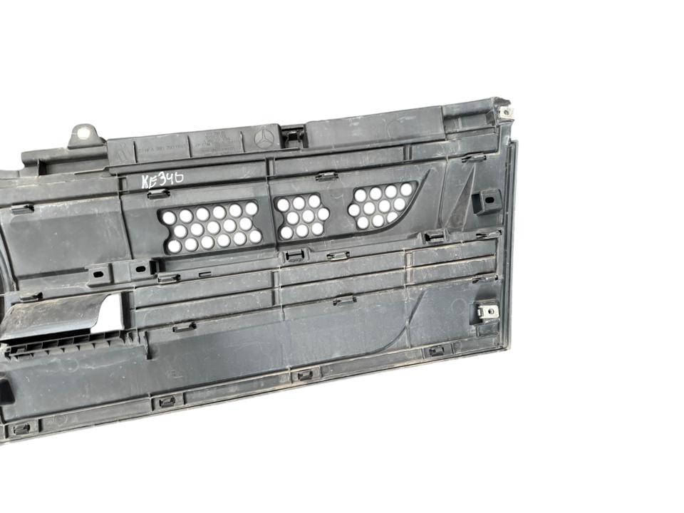Kapoto grotelės A9607500618 Mercedes-Benz Trucks ACTROS MP4 / MP5 2018