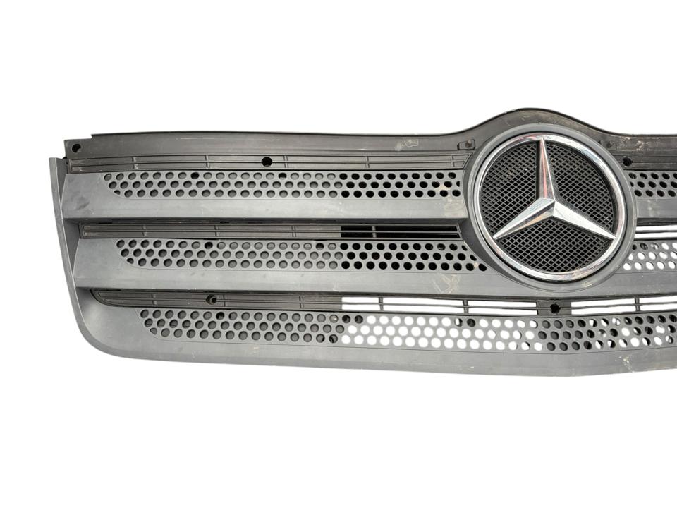 Решетка капота A9678800285 Mercedes-Benz Trucks ANTOS 2014