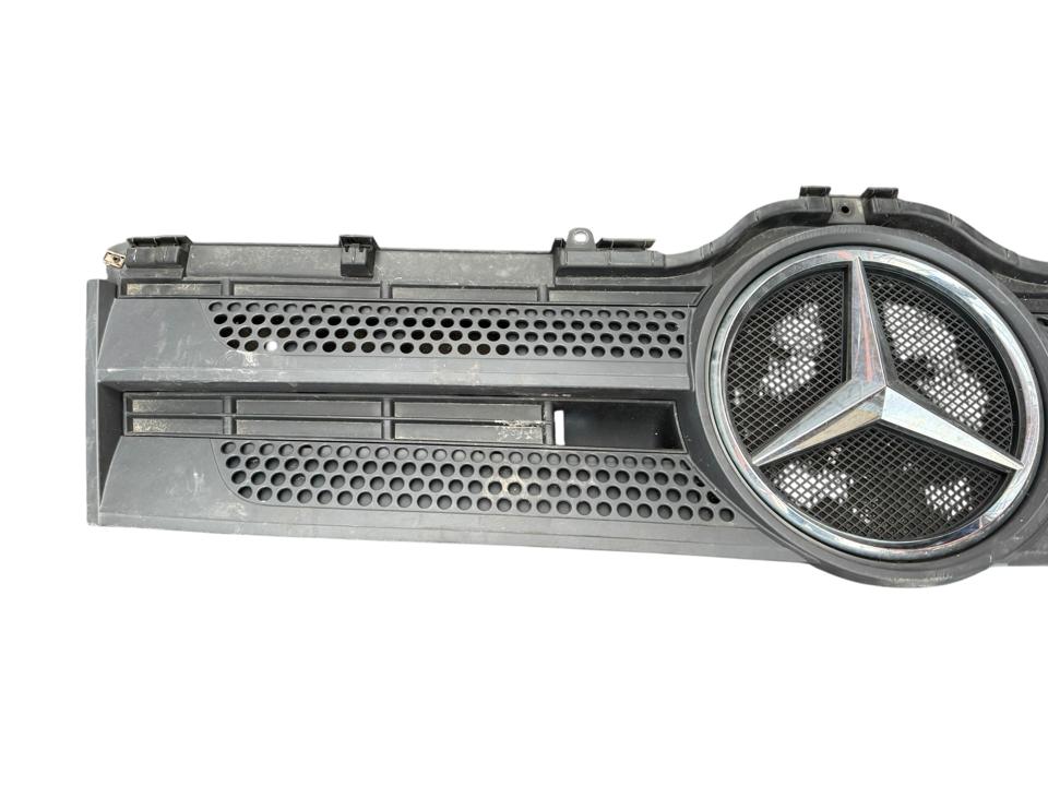 Kapoto grotelės A9607500618 Mercedes-Benz Trucks ACTROS MP4 / MP5 2018