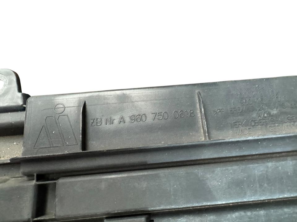 Kapoto grotelės A9607500618 Mercedes-Benz Trucks ACTROS MP4 / MP5 2018