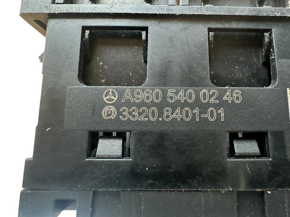 Jungikliai kabinoje A9605400246 Mercedes-Benz Trucks ACTROS MP4 / MP5 2018