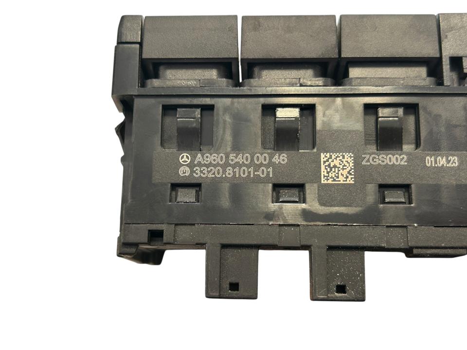 Interior control switches A9605400046 Mercedes-Benz Trucks ACTROS MP4 / MP5 2023