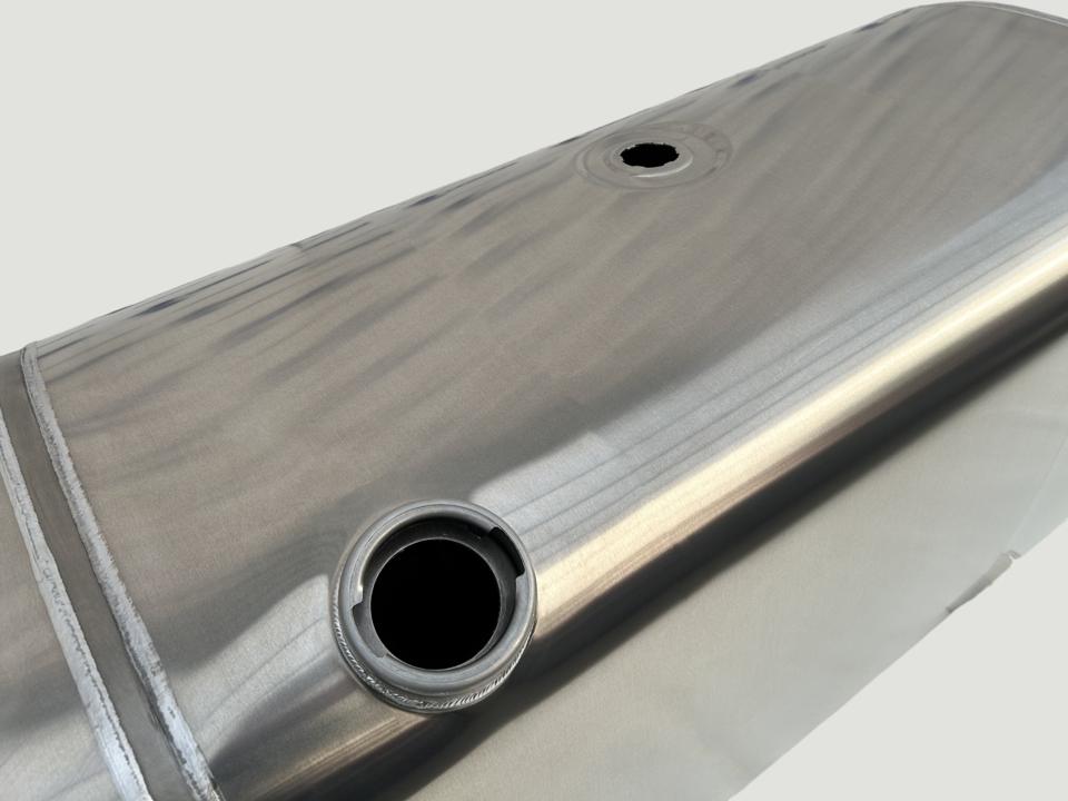 NEW combined Volvo / Renault 115L hydraulic / 485L fuel tank 710x690x1470