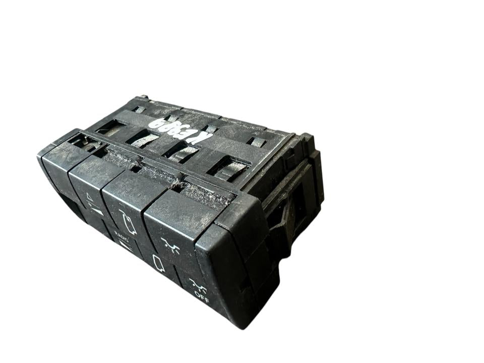 Interior control switches A9605400046 Mercedes-Benz Trucks ACTROS MP4 / MP5 2018
