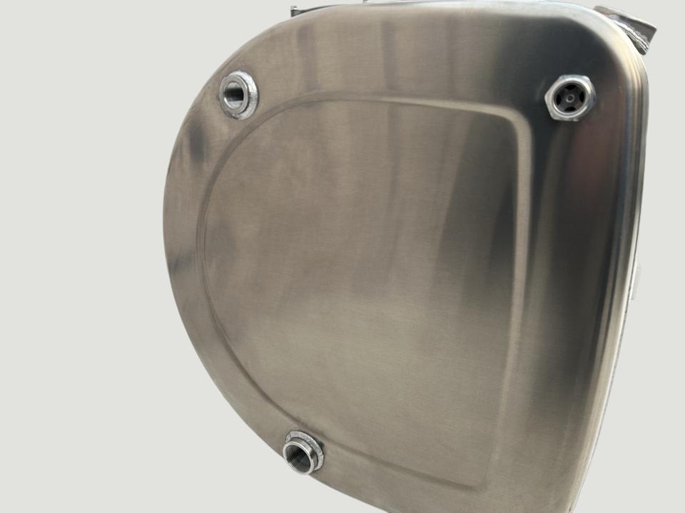 NEW combined Volvo / Renault 115L hydraulic / 485L fuel tank 710x690x1470