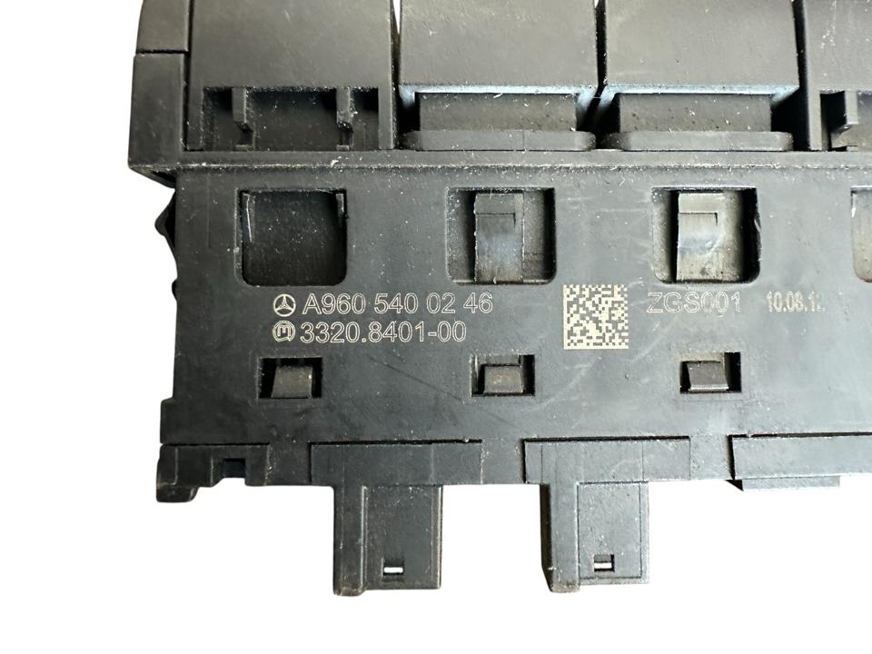 Jungikliai kabinoje A9605400246 Mercedes-Benz Trucks ACTROS MP4 / MP5 2018