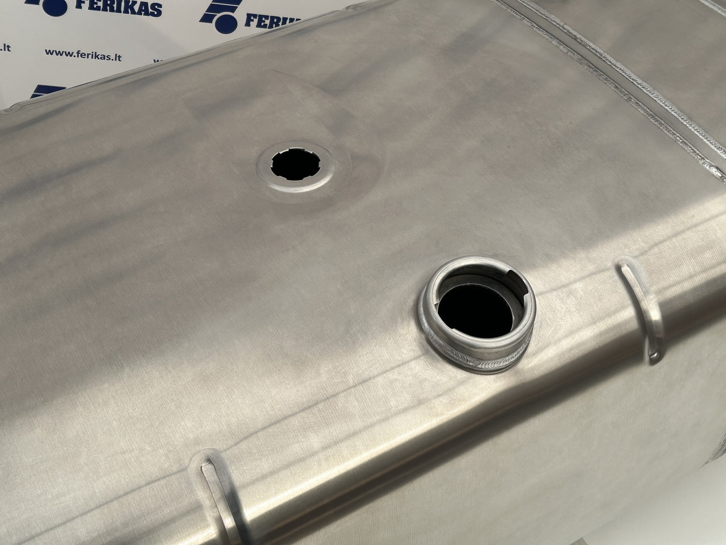 Naujas aliuminis kuro bakas Mercedes Benz Actros MP4 MP5 660L + 75L AdBlue 565x735x2130