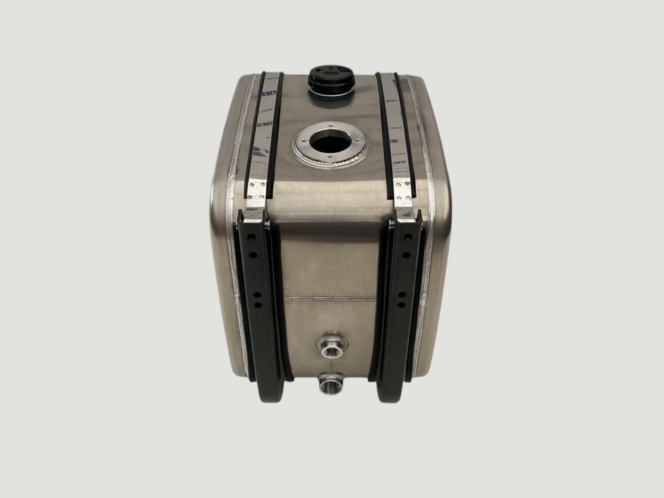 NEW Hydraulic tank 200L 620x675x500 with double adapter
