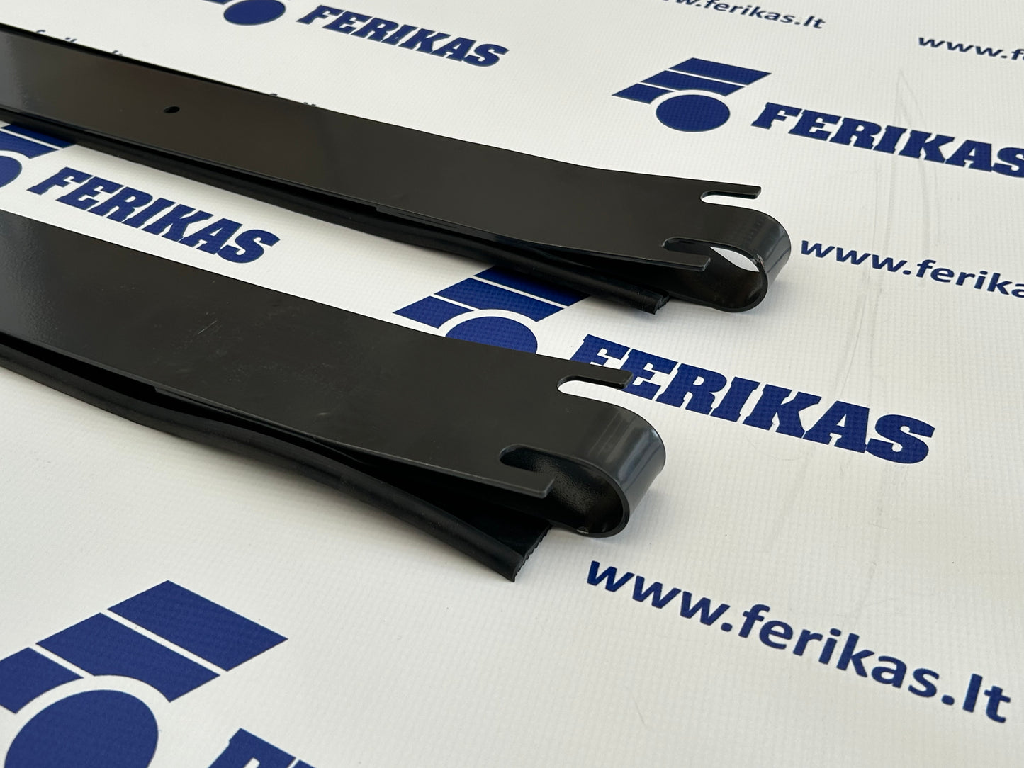 Mercedes Benz bako laikiklio juosta 565x650