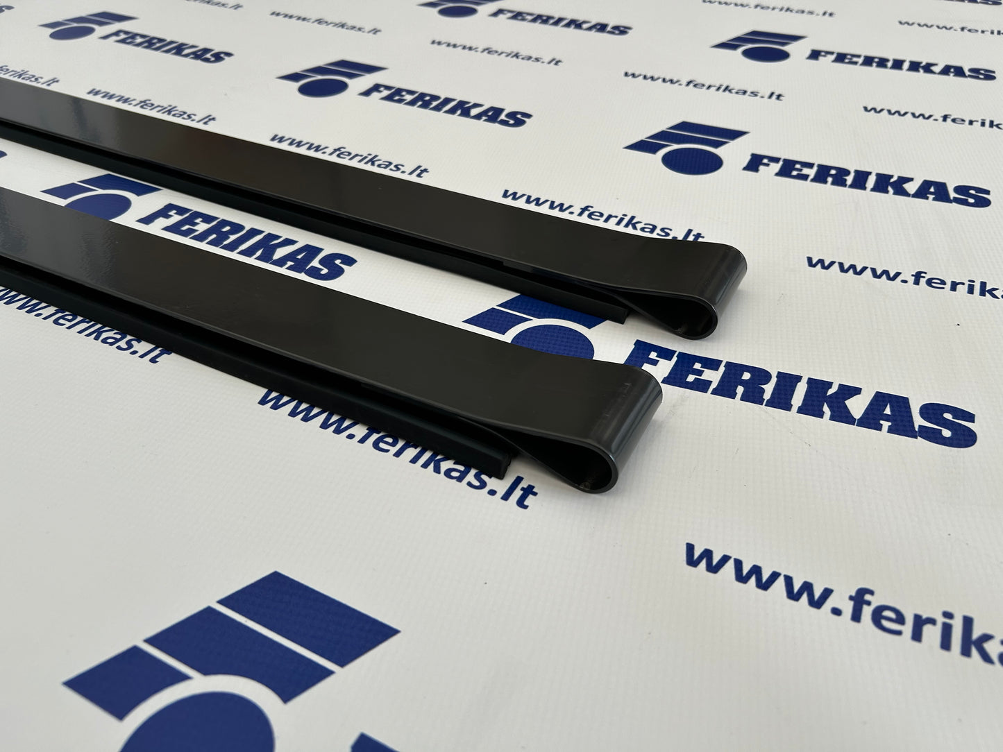 Mercedes Benz bako laikiklio juosta 560x640