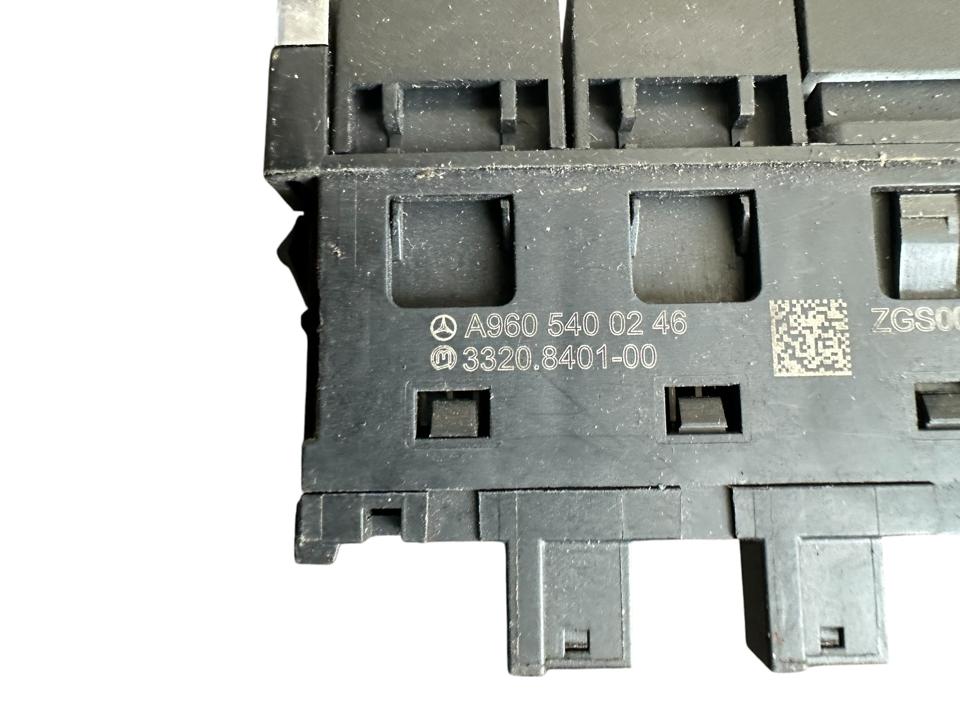 Jungikliai kabinoje A9605400246 Mercedes-Benz Trucks ACTROS MP4 / MP5 2018