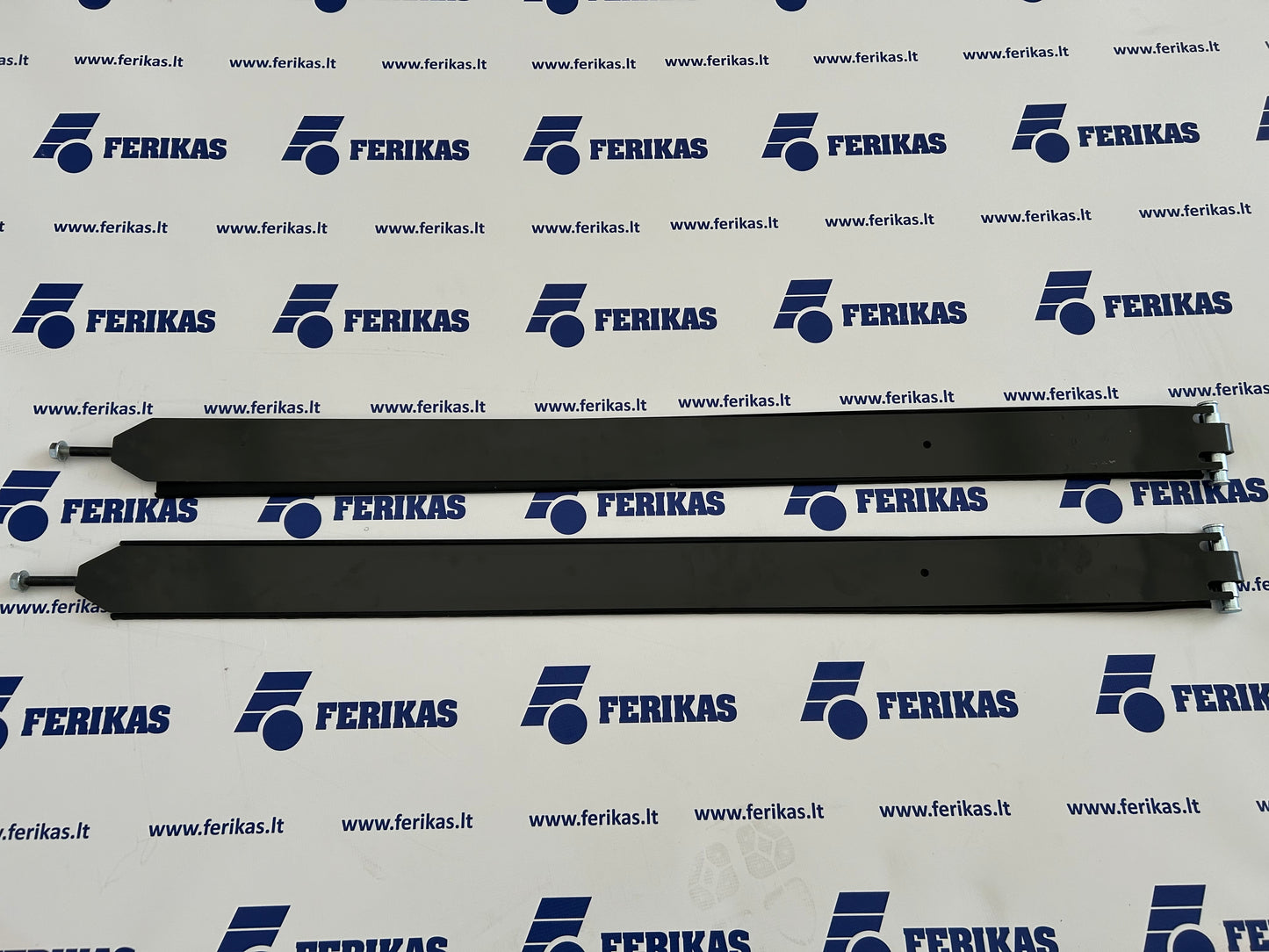 Mercedes Benz bako laikiklio juosta 700x735