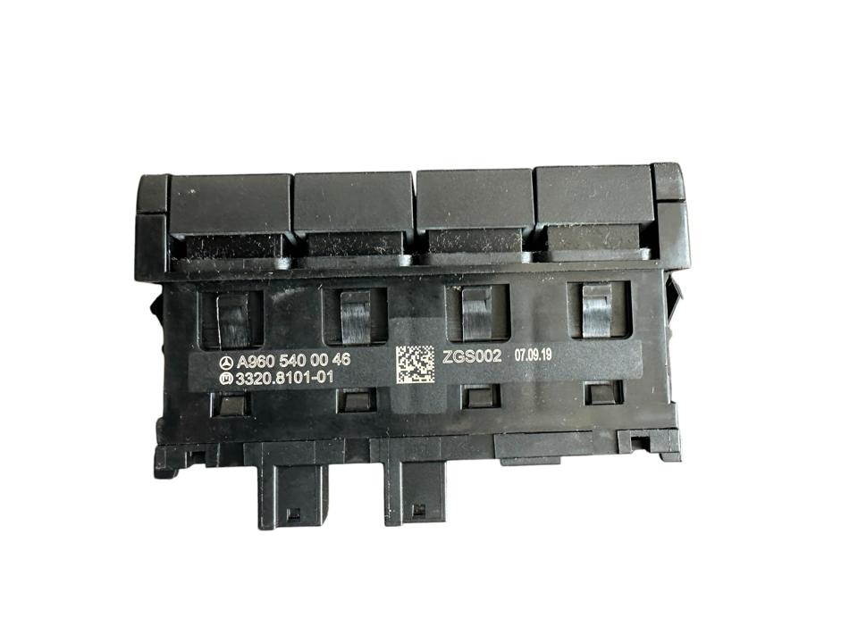 Interior control switches A9605400046 Mercedes-Benz Trucks ACTROS MP4 / MP5 2018