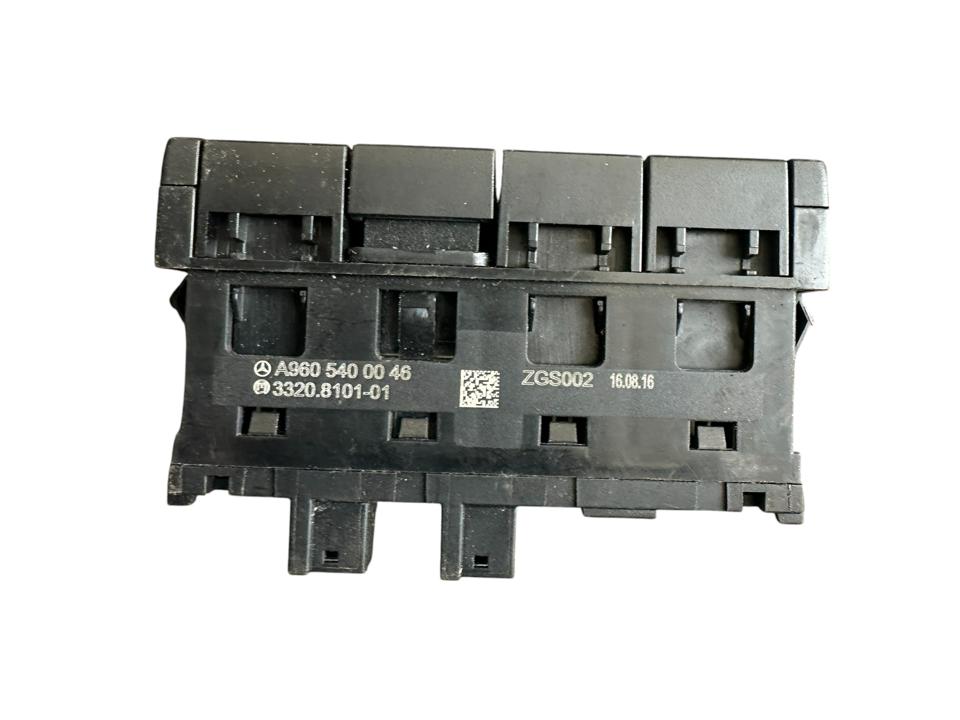 Interior control switches A9605400046 Mercedes-Benz Trucks ACTROS MP4 / MP5 2018